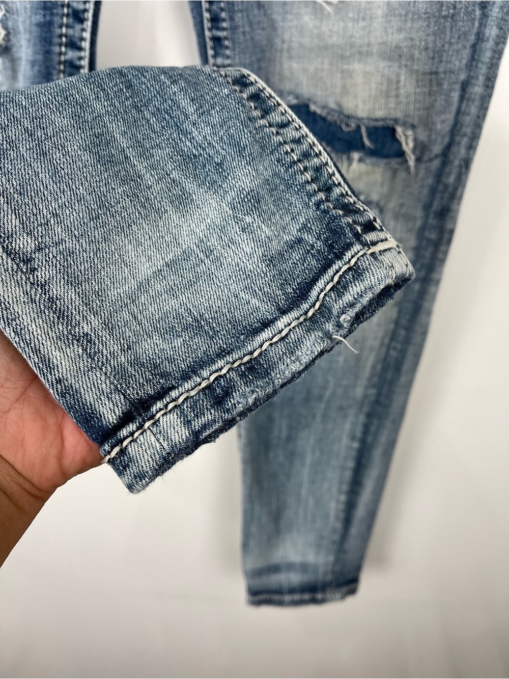 Miss Me Mid Rise Ankle Skinny Jeans Distressed Rhinestone Star Embroidered 26 - Picture 8 of 11